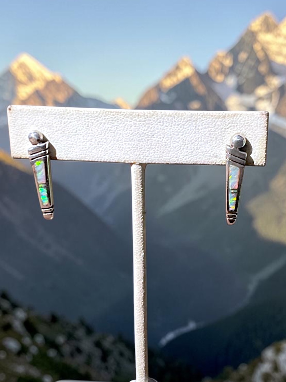 🌺Vintage Navajo Sterling & NATURAL Opal Earrings